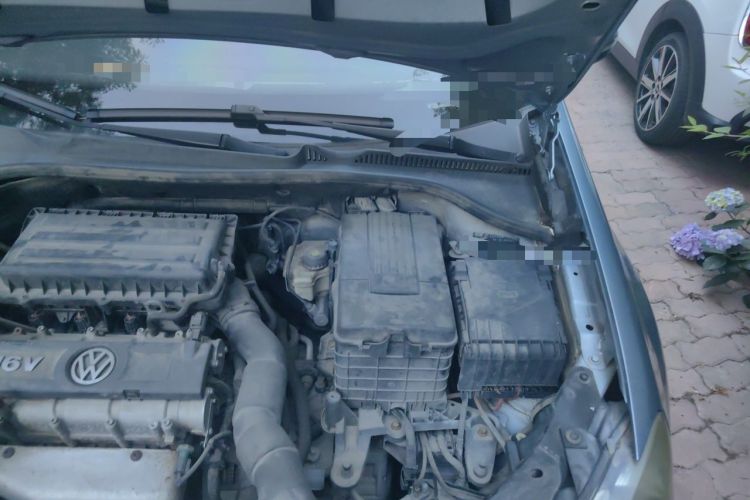 Used Volkswagen Golf 2014 1.6L Automatic Comfort Model Engine Bay Left