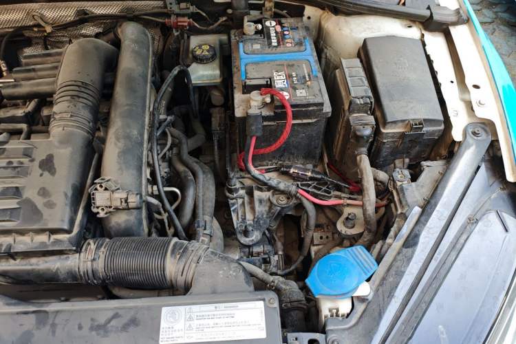 Used Volkswagen Golf 2014 1.4TSI Automatic Comfort Model Engine Bay Left