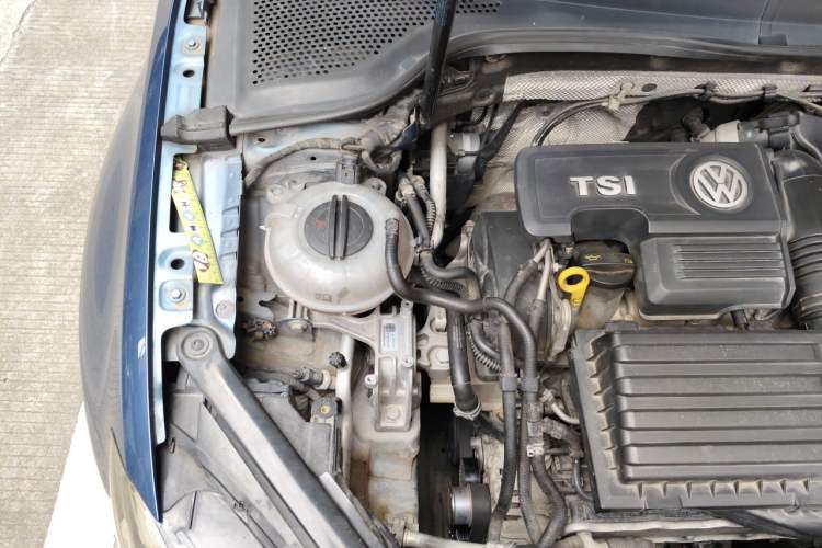 Used Volkswagen Golf 2014 1.4TSI Luxury Travel Edition Engine Bay Right