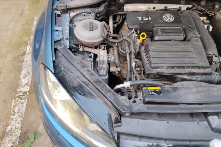 Used Volkswagen Golf 2014 1.4TSI Luxury Travel Edition Engine Bay Right