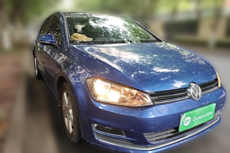 Used Volkswagen Golf 2014 1.4TSI Automatic Luxury Model Front Right 45 Deg