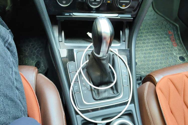 Used Volkswagen Golf 2014 1.4TSI Luxury Travel Edition Gear Lever