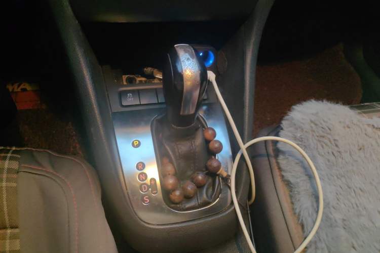 Used Volkswagen Golf 2014 1.6L Automatic Comfort Model Gear Lever