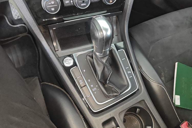 Used Volkswagen Golf 2014 1.4TSI Automatic Flagship Model Gear Lever