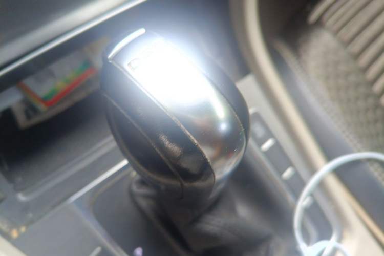 Used Volkswagen Golf 2014 1.4TSI Automatic Comfort Model Gear Lever