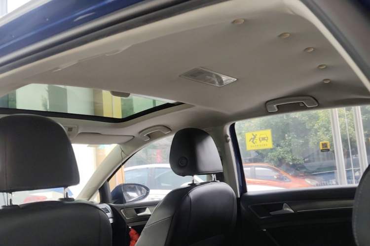 Used Volkswagen Golf 2014 1.4TSI Automatic Luxury Model Headliner