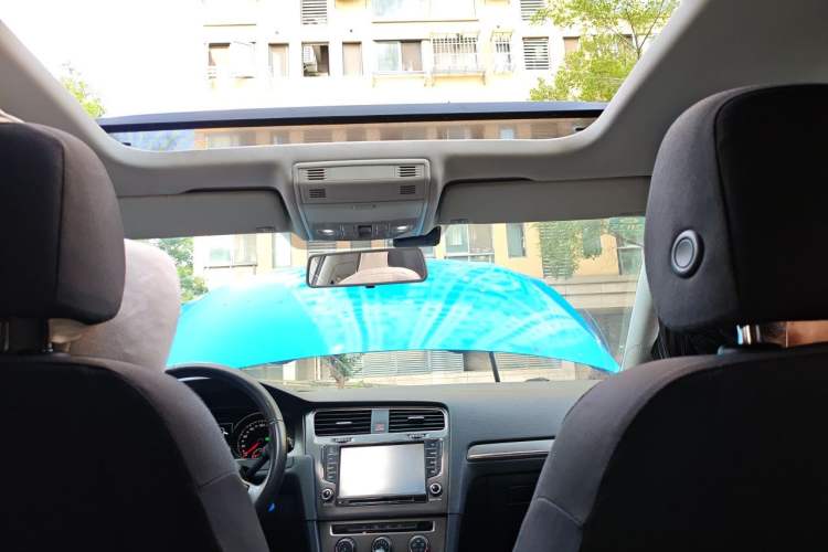 Used Volkswagen Golf 2014 1.4TSI Automatic Comfort Model Headliner
