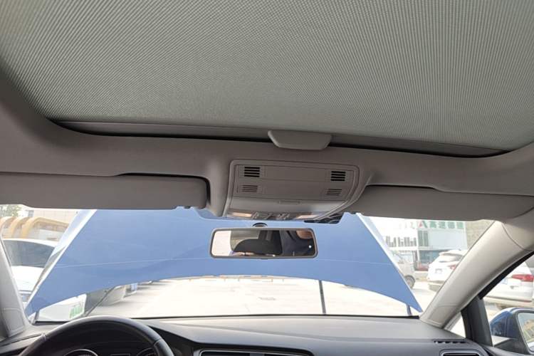 Used Volkswagen Golf 2014 1.6L Automatic Comfort Model Headliner