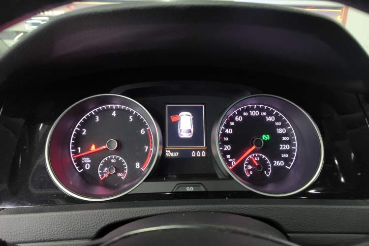 Used Volkswagen Golf 2014 1.4TSI Luxury Travel Edition Instrument Cluster