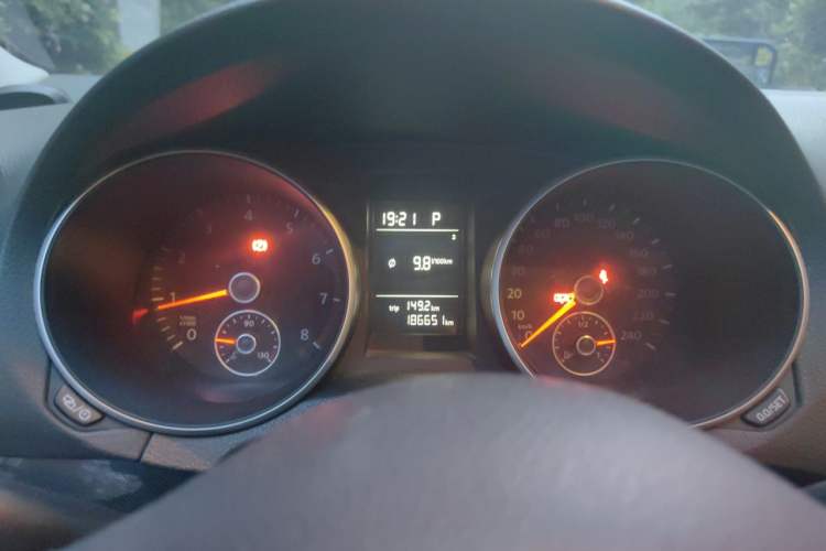 Used Volkswagen Golf 2014 1.6L Automatic Comfort Model Instrument Cluster