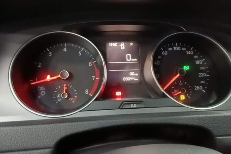 Used Volkswagen Golf 2014 1.6L Automatic Fashion Model Instrument Cluster