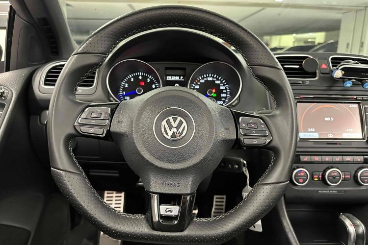 Used Volkswagen Golf 2014 2.0 TSI R Convertible Interior 2