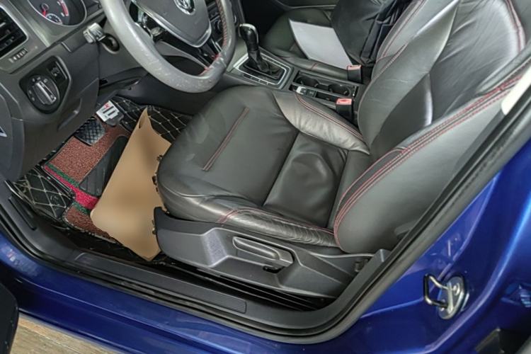 Used Volkswagen Golf 2014 1.4TSI Automatic Comfort Model Left Front Seat