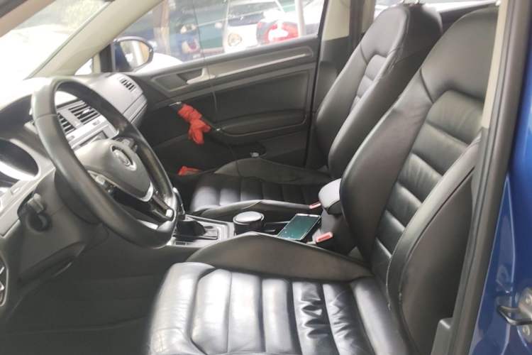 Used Volkswagen Golf 2014 1.4TSI Automatic Luxury Model Left Front Seat