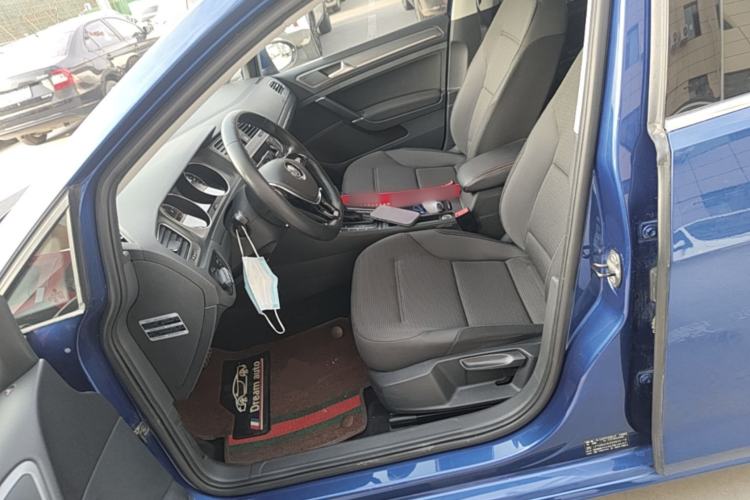 Used Volkswagen Golf 2014 1.6L Automatic Comfort Model Left Front Seat