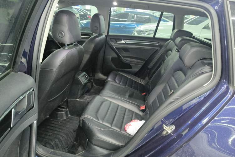 Used Volkswagen Golf 2014 1.4TSI Luxury Travel Edition Left Rear Seat