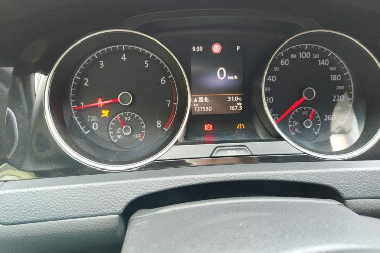 Used Volkswagen Golf 2014 1.4TSI Luxury Travel Edition Odometer Close Up