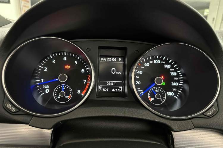 Used Volkswagen Golf 2014 2.0 TSI R Convertible Odometer Close Up