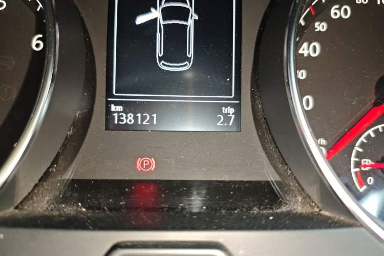 Used Volkswagen Golf 2014 1.4TSI Automatic Comfort Model Odometer Close Up