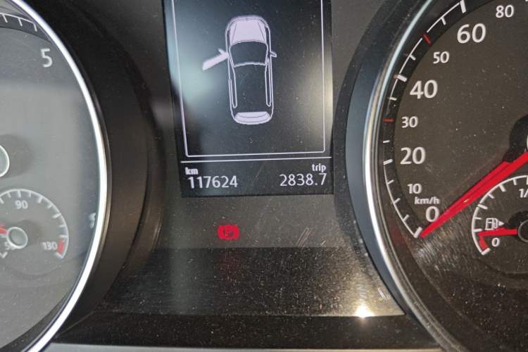 Used Volkswagen Golf 2014 1.4TSI Automatic Flagship Model Odometer Close Up