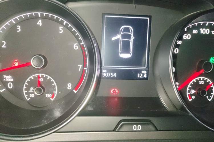 Used Volkswagen Golf 2014 1.4TSI Automatic Luxury Model Odometer Close Up