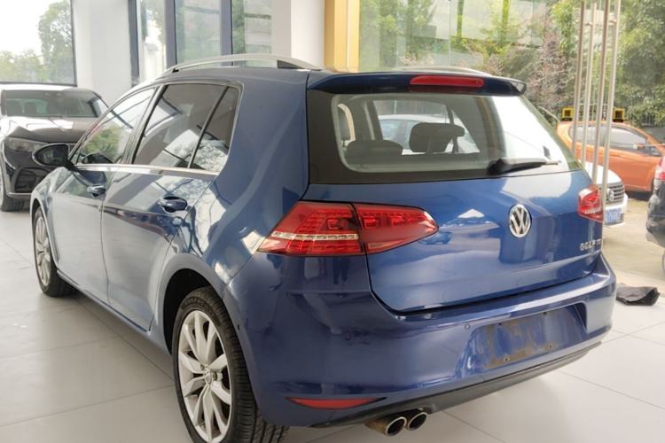 Used Volkswagen Golf 2014 1.4TSI Automatic Luxury Model Rear Left 45 Deg