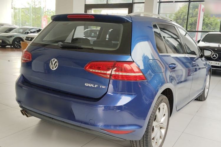 Used Volkswagen Golf 2014 1.4TSI Automatic Luxury Model Rear Right 45 Deg