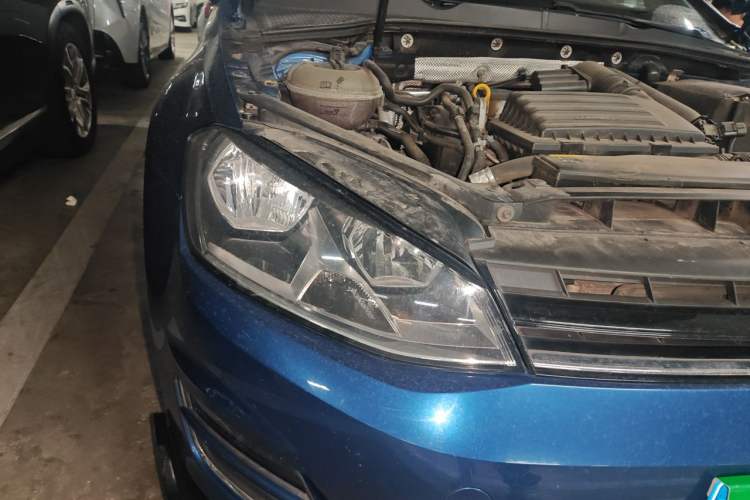 Used Volkswagen Golf 2014 1.4TSI Automatic Luxury Model Right Front Headlight
