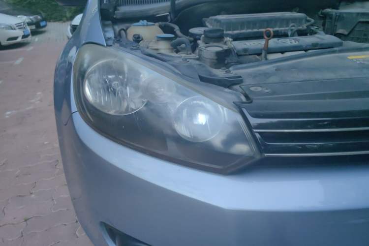 Used Volkswagen Golf 2014 1.6L Automatic Comfort Model Right Front Headlight