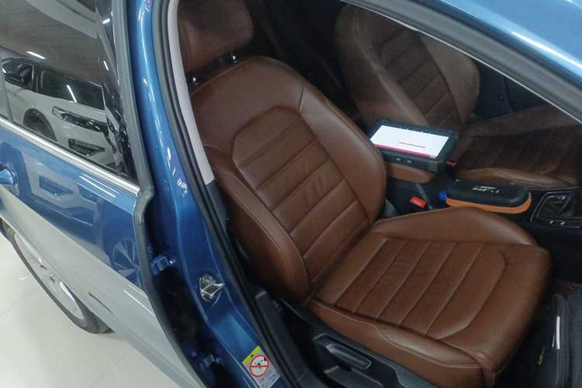 Used Volkswagen Golf 2014 1.4TSI Luxury Travel Edition Right Front Seat
