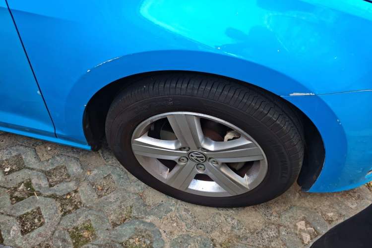 Used Volkswagen Golf 2014 1.4TSI Automatic Comfort Model Right Front Wheel Hub