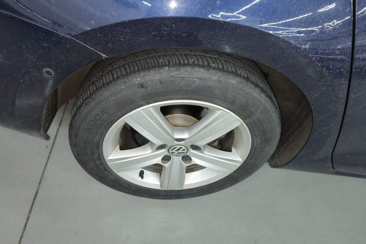 Used Volkswagen Golf 2014 1.4TSI Luxury Travel Edition Right Rear Wheel Hub