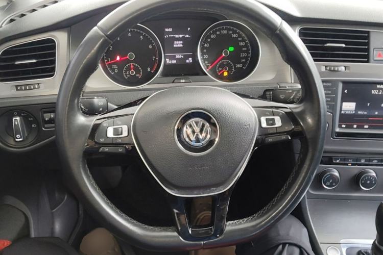 Used Volkswagen Golf 2014 1.4TSI Automatic Luxury Model Steering Wheel