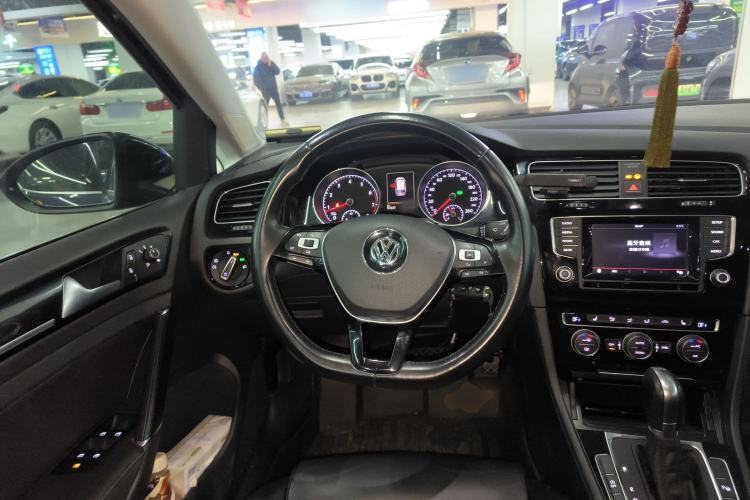 Used Volkswagen Golf 2014 1.4TSI Luxury Travel Edition Steering Wheel