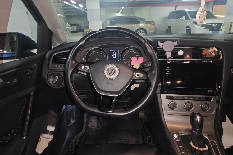 Used Volkswagen Golf 2014 1.4TSI Automatic Luxury Model Steering Wheel