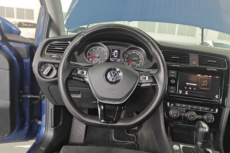 Used Volkswagen Golf 2014 1.4TSI Automatic Flagship Model Steering Wheel