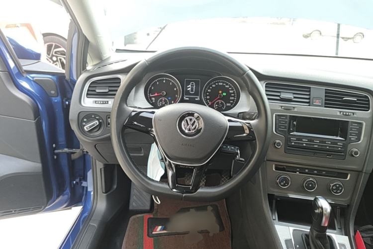 Used Volkswagen Golf 2014 1.6L Automatic Comfort Model Steering Wheel