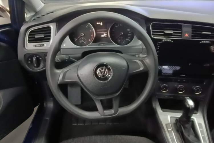 Used Volkswagen Golf 2014 1.6L Automatic Fashion Model Steering Wheel
