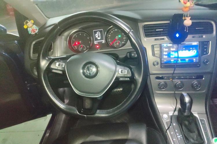 Used Volkswagen Golf 2014 1.4TSI Automatic Luxury Model Steering Wheel