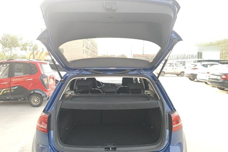 Used Volkswagen Golf 2014 1.6L Automatic Comfort Model Trunk