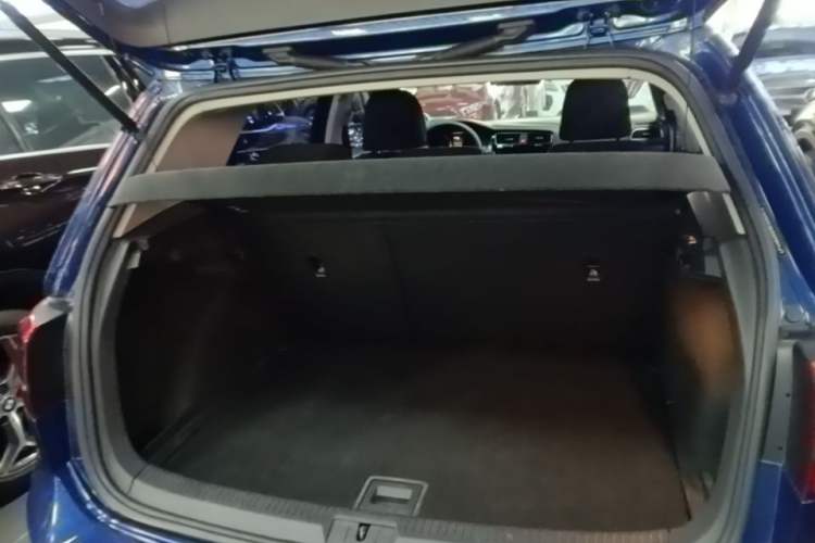 Used Volkswagen Golf 2014 1.6L Automatic Fashion Model Trunk