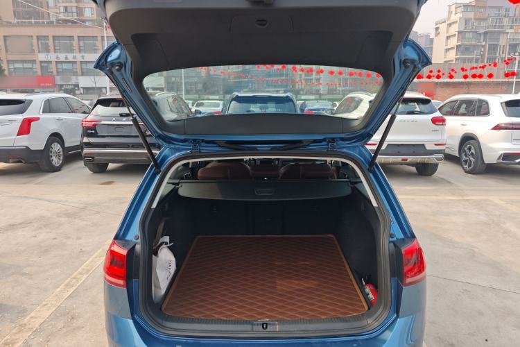 Used Volkswagen Golf 2014 1.4TSI Luxury Travel Edition Trunk