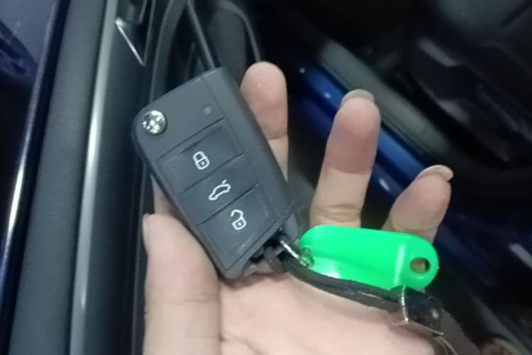 Used Volkswagen Golf 2014 1.6L Automatic Fashion Model Vehicle Key