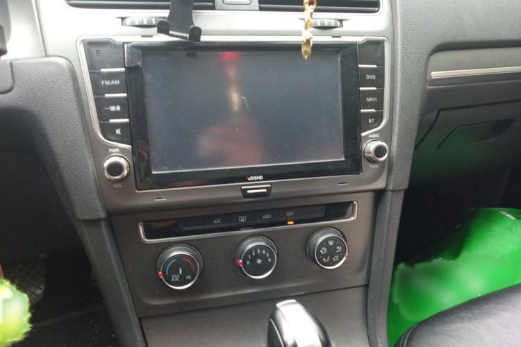Used Volkswagen Golf 2014 1.4TSI Automatic Comfort Model Audio And AC Panel