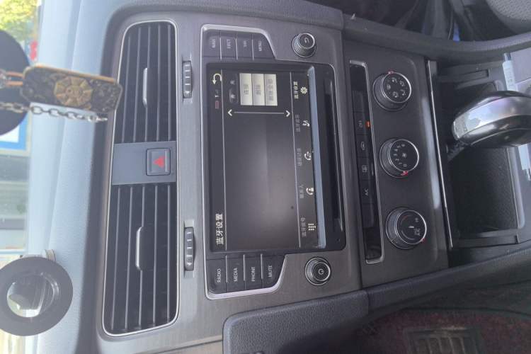 Used Volkswagen Golf 2014 1.4TSI Automatic Comfort Model Audio And AC Panel