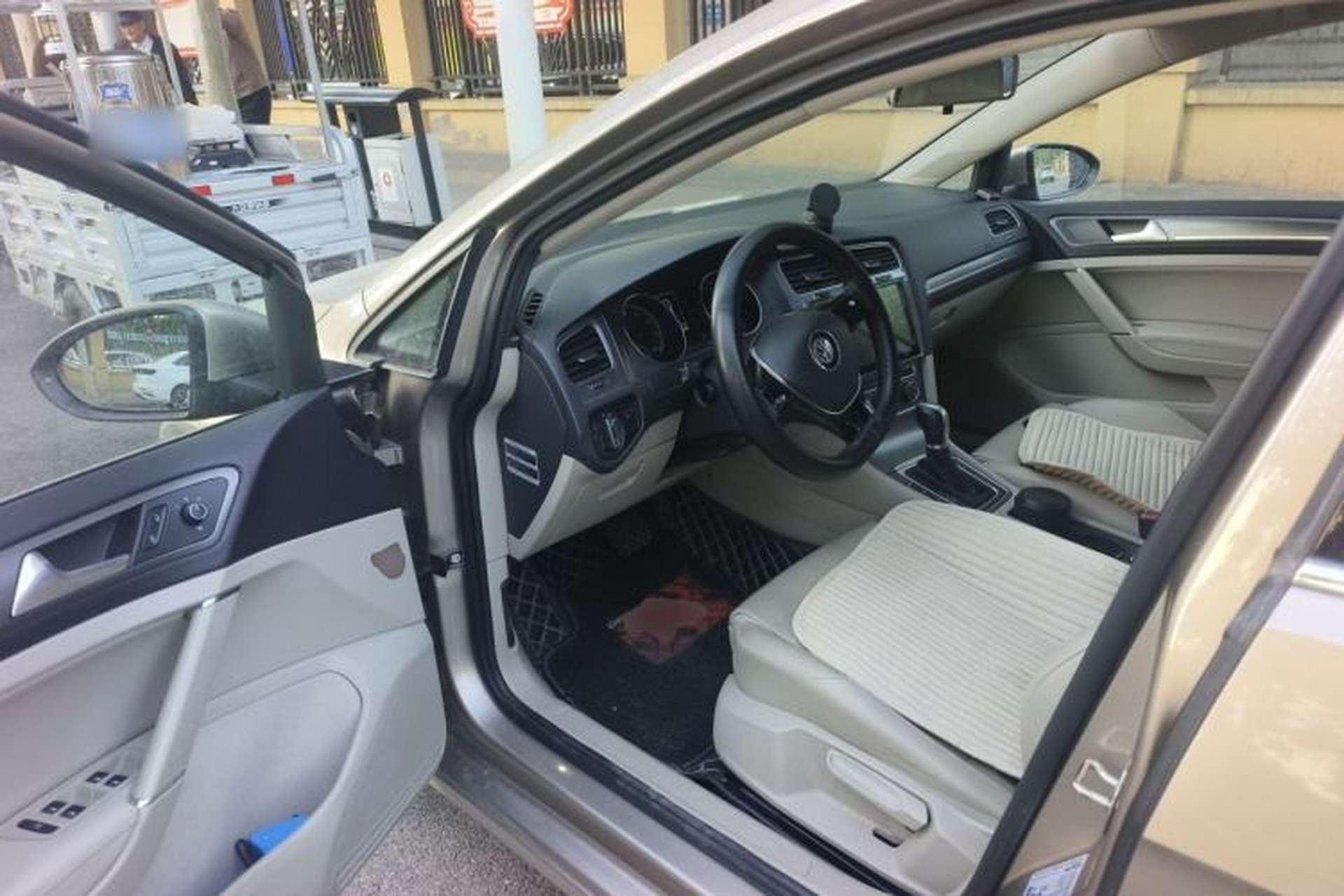 Used Volkswagen Golf 2014 1.6L Automatic Comfort Model Driver Seat