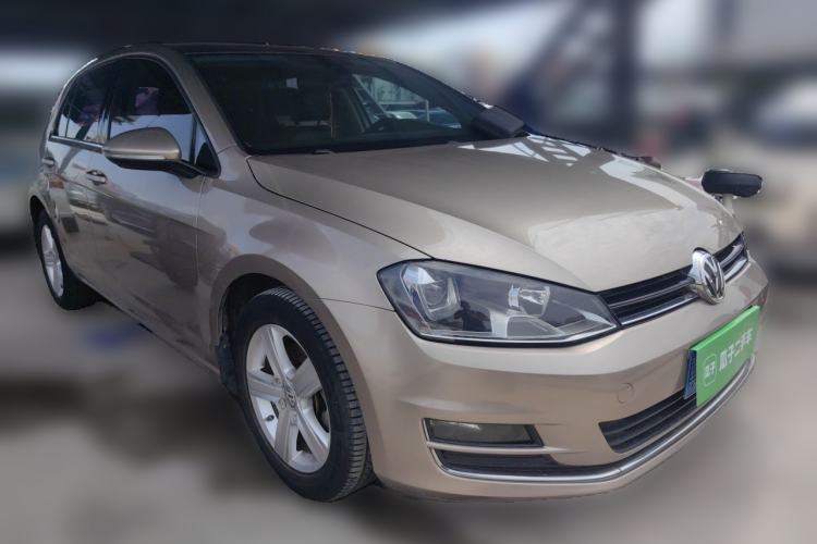 Used Volkswagen Golf 2014 1.4TSI Automatic Luxury Model Front Right 45 Deg
