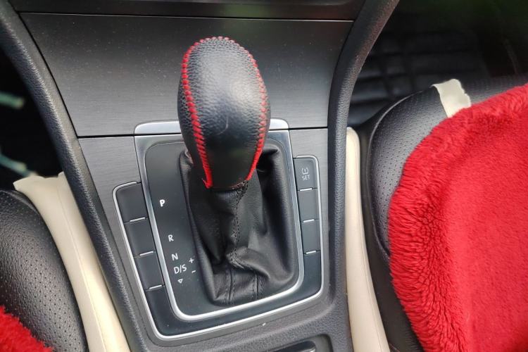 Used Volkswagen Golf 2014 1.4TSI Automatic Comfort Model Gear Lever