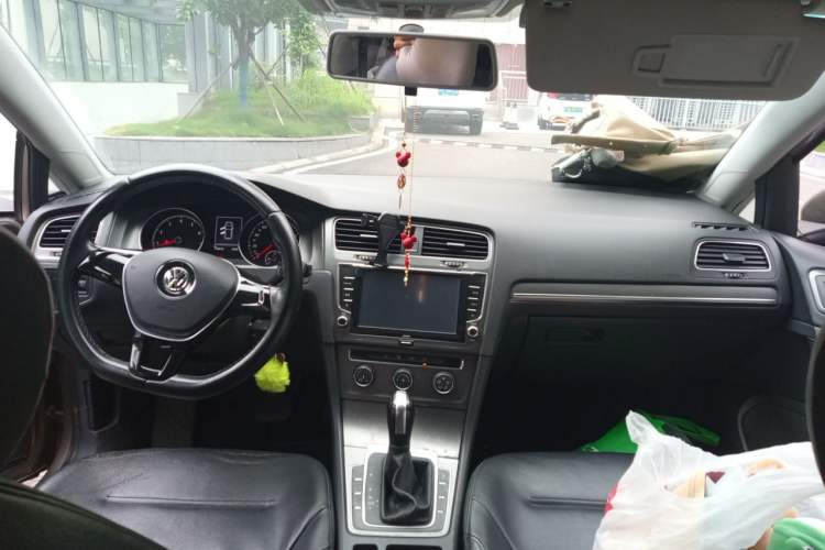Used Volkswagen Golf 2014 1.4TSI Automatic Comfort Model Headliner