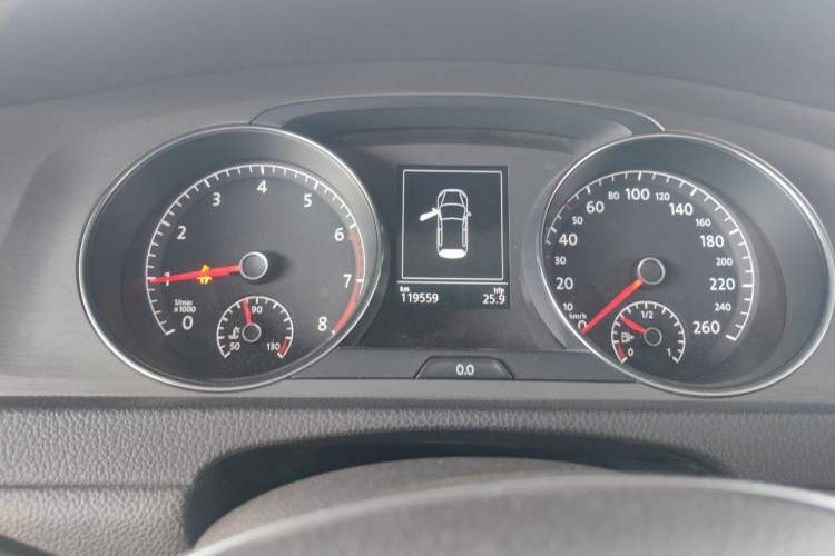 Used Volkswagen Golf 2014 1.4TSI Automatic Luxury Model Instrument Cluster